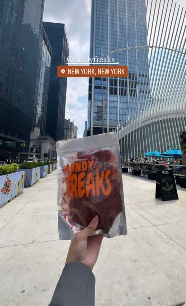 gomitas enchiladas Candy Freaks® en Nueva York estilo lifestyle